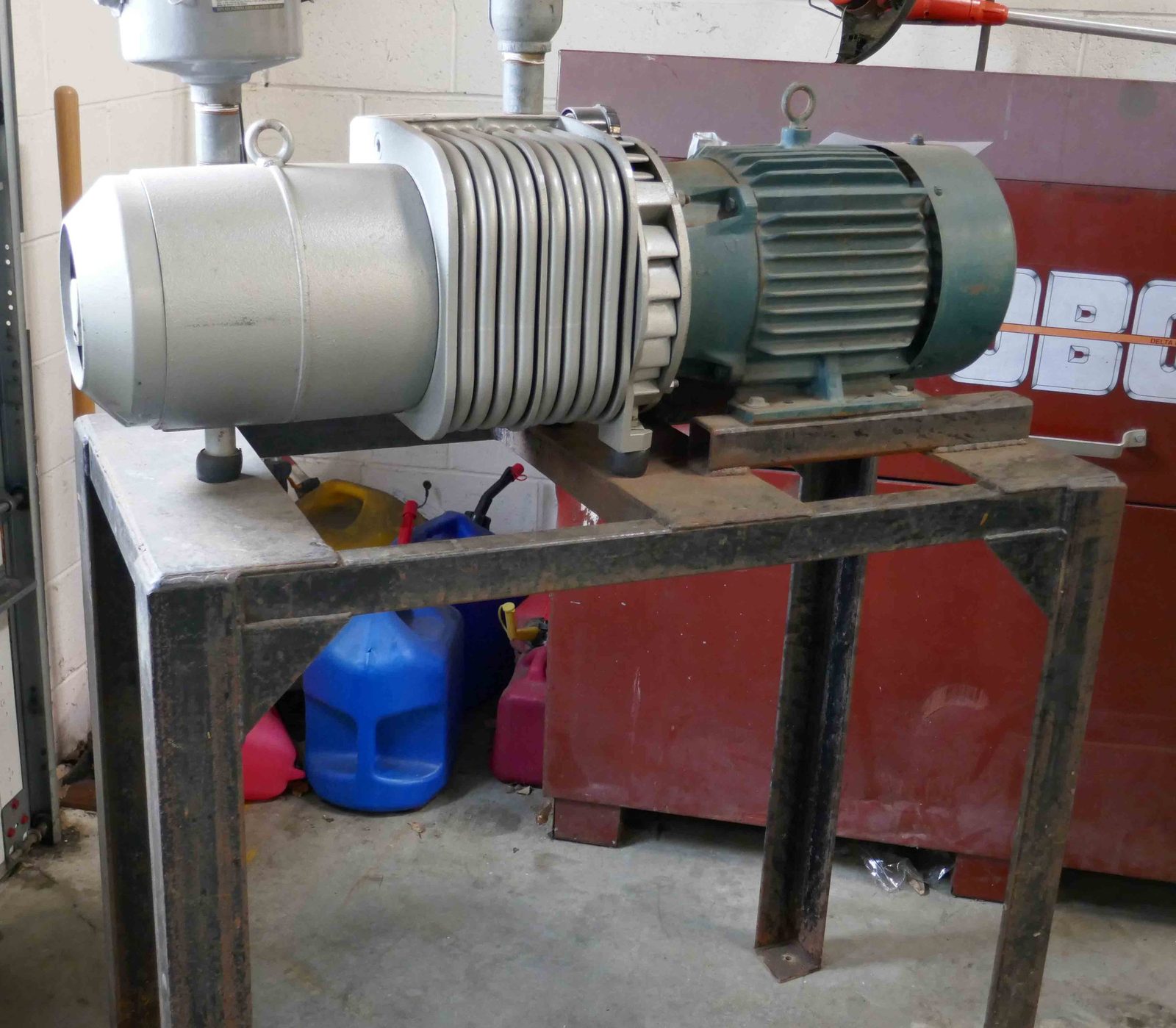Becker KDT 2.100 – High-Performance Dry Rotary Vane Pressure/Vacuum Pump
