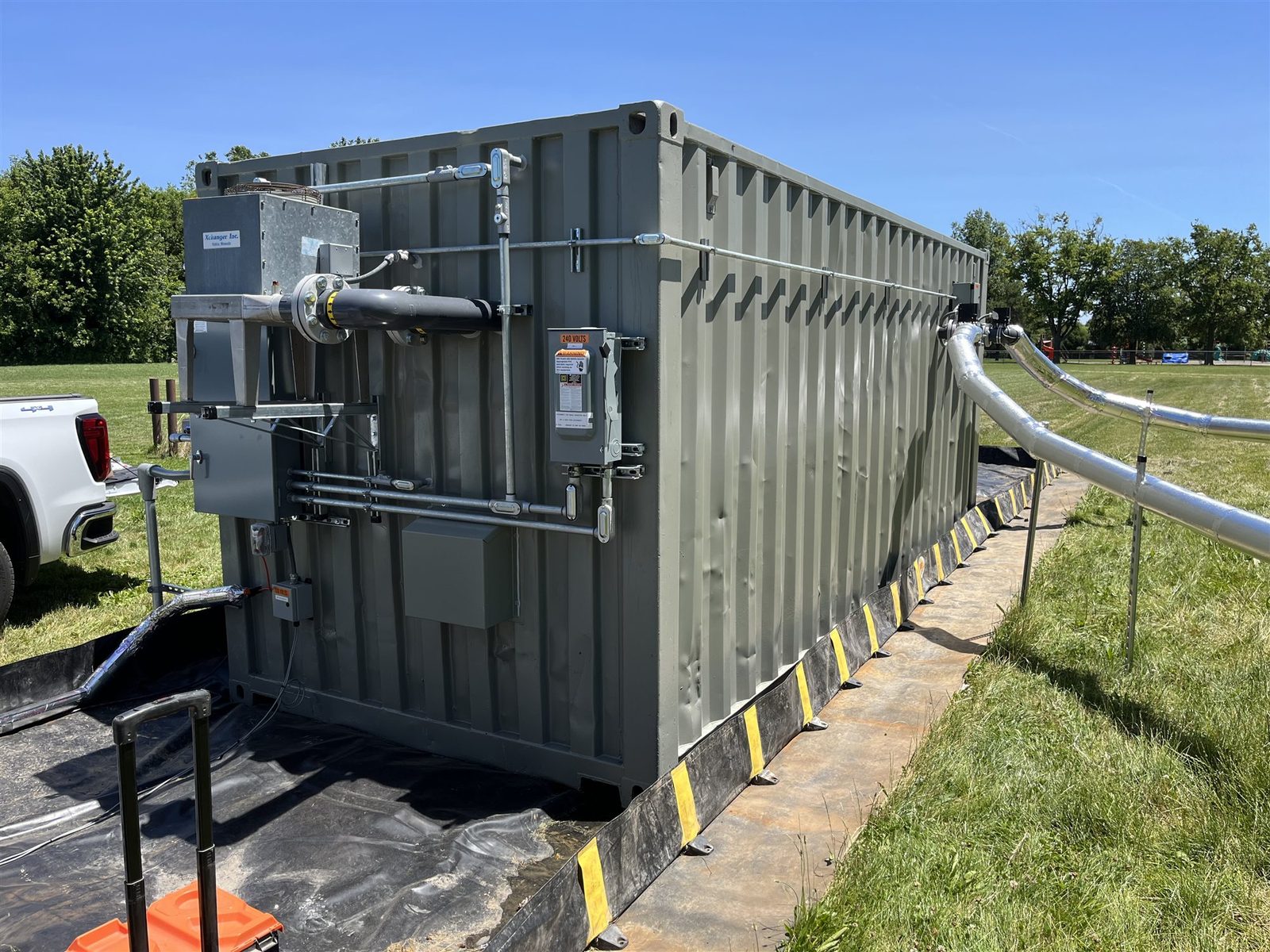 RV5004 — container exterior piping
